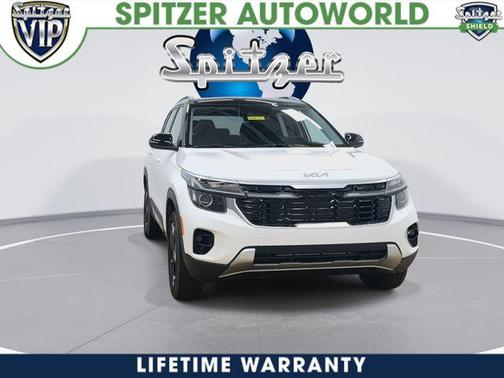 Clear White / Black Roof 2026 Kia Seltos S