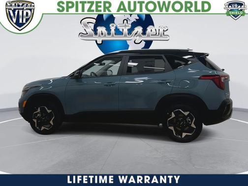 Blue / Black 2026 Kia Seltos S