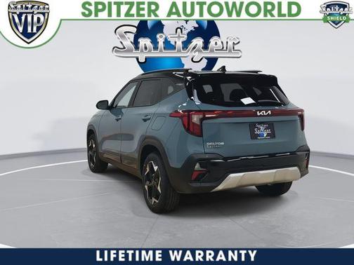 Blue / Black 2026 Kia Seltos S