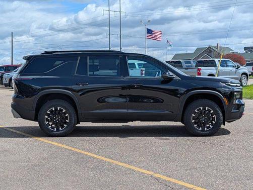 Mosaic Black Metallic 2026 Chevrolet Traverse AWD Z71