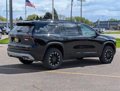 Mosaic Black Metallic 2026 Chevrolet Traverse AWD Z71