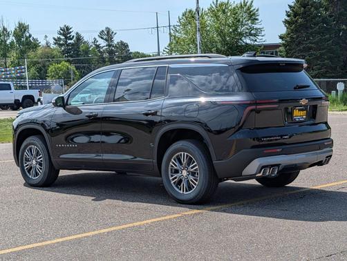 Mosaic Black Metallic 2026 Chevrolet Traverse LT