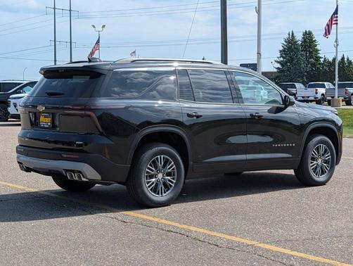 Mosaic Black Metallic 2026 Chevrolet Traverse LT