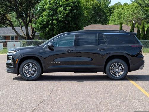 Mosaic Black Metallic 2026 Chevrolet Traverse LT
