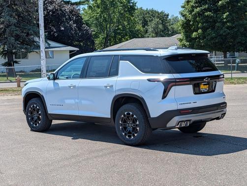 Polar White Tricoat 2027 Chevrolet Traverse AWD Z71