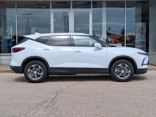 Summit White 2025 Chevrolet Blazer 2LT