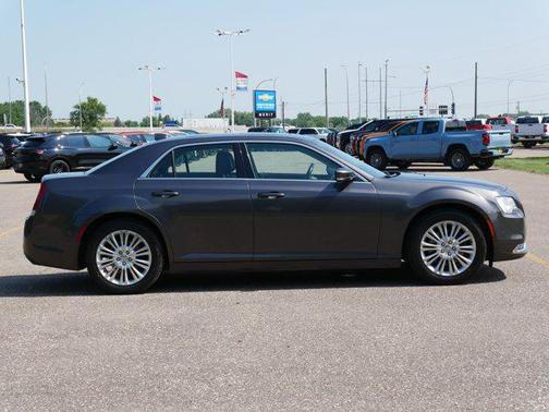 2016 Chrysler 300 S