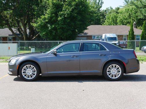 2016 Chrysler 300 S