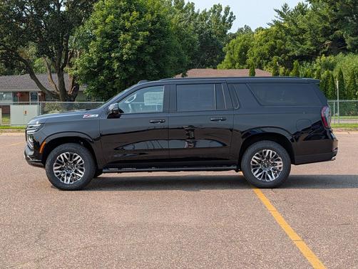 Black 2026 Chevrolet Suburban Z71, 4WD