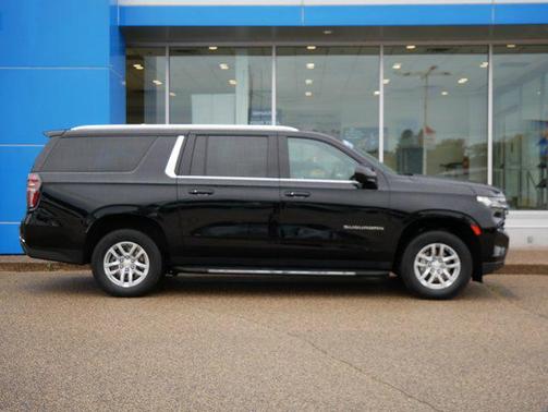 2023 Chevrolet Suburban LS