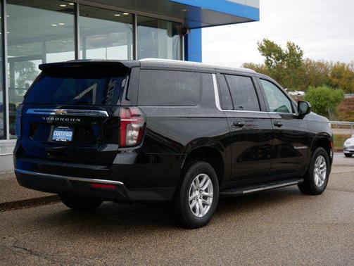 2023 Chevrolet Suburban LS
