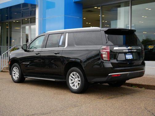 2023 Chevrolet Suburban LS