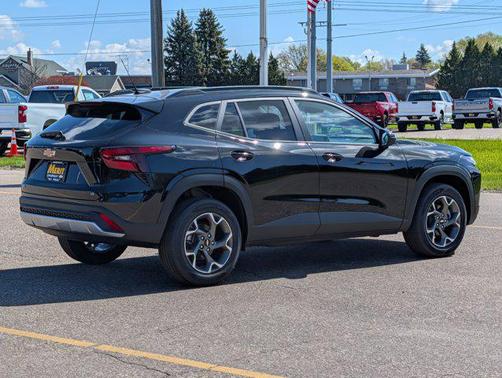 Mosaic Black Metallic 2026 Chevrolet Trax LT