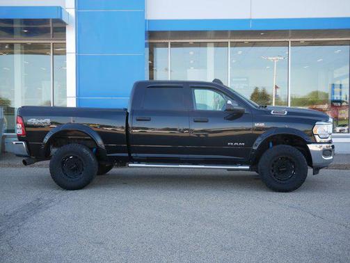 2020 RAM 2500 Tradesman Crew Cab 4X4 6'4' Box