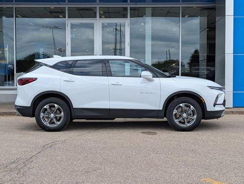 Summit White 2025 Chevrolet Blazer 2LT