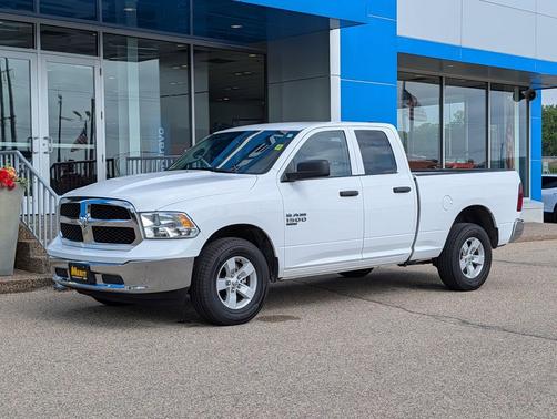 Bright White Clearcoat 2024 RAM 1500 Classic SLT