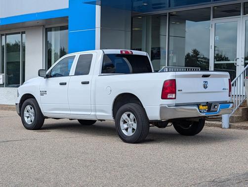 Bright White Clearcoat 2024 RAM 1500 Classic SLT