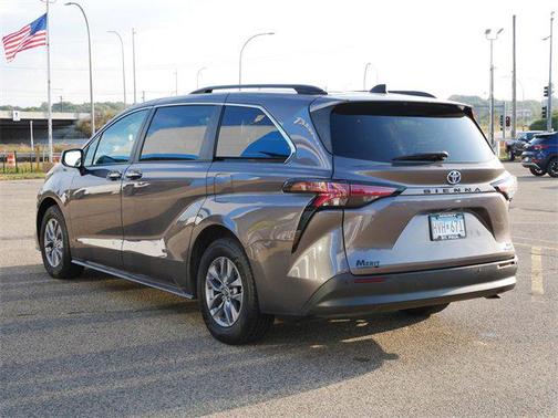 2022 Toyota Sienna XLE 7 Passenger