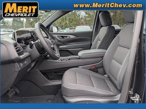 Mosaic Black Metallic 2026 Chevrolet Traverse LT