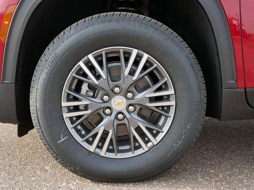 Radiant Red Tintcoat 2026 Chevrolet Traverse LT