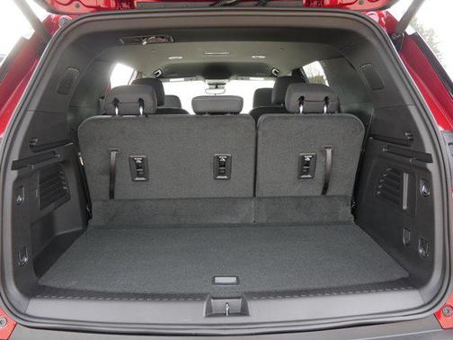 Radiant Red Tintcoat 2026 Chevrolet Traverse LT