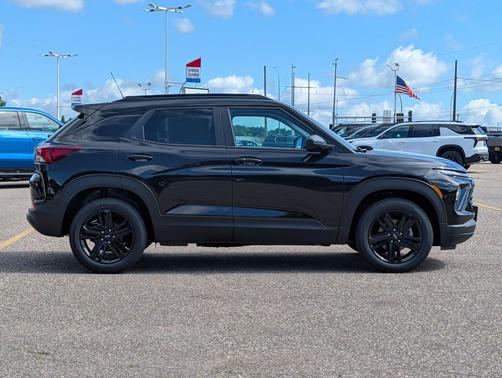 Mosaic Black Metallic 2026 Chevrolet Trailblazer LT