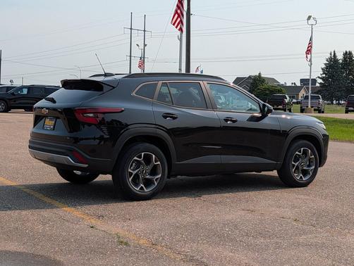 Mosaic Black Metallic 2026 Chevrolet Trax LT