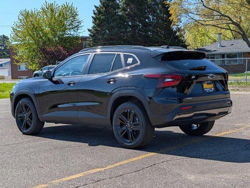 Mosaic Black Metallic 2026 Chevrolet Trax FWD ACTIV