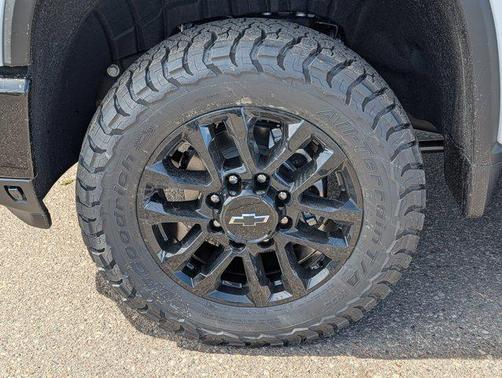 Summit White 2026 Chevrolet Silverado 3500 LTZ