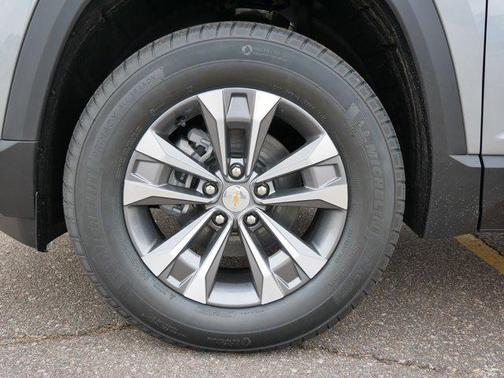 Sterling Gray Metallic 2026 Chevrolet Equinox 1LT