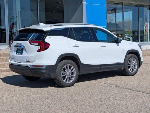 Summit White 2024 GMC Terrain SLT