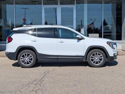 Summit White 2024 GMC Terrain SLT