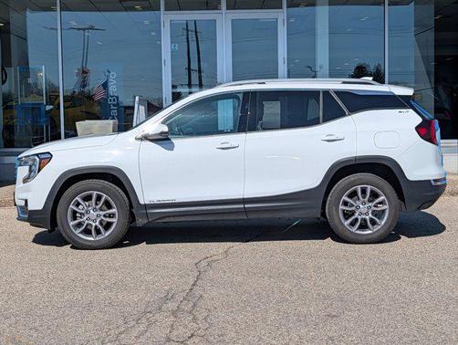 Summit White 2024 GMC Terrain SLT