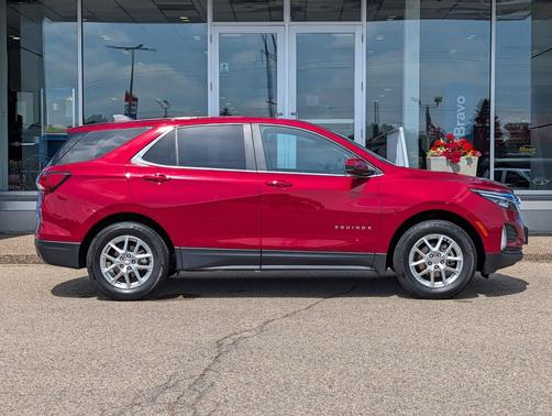 Radiant Red Tintcoat 2024 Chevrolet Equinox 1LT