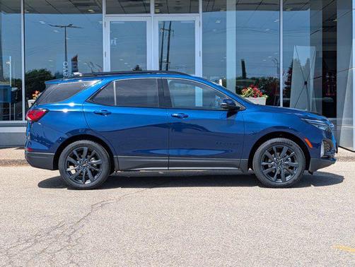 Blue Glow Metallic 2022 Chevrolet Equinox AWD RS