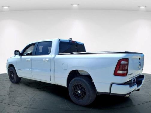 Bright White Clearcoat 2019 RAM 1500 Big Horn