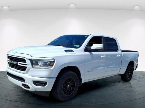Bright White Clearcoat 2019 RAM 1500 Big Horn