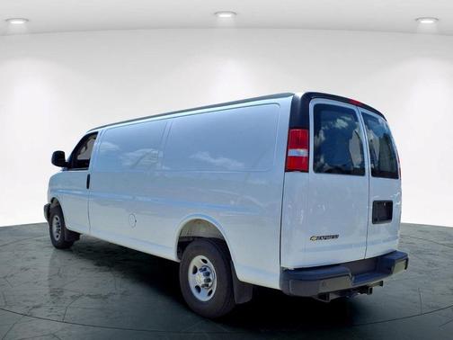 Summit White 2025 Chevrolet Express 2500 Work Van