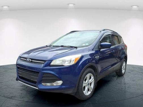 Blue 2016 Ford Escape SE