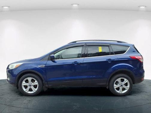 Blue 2016 Ford Escape SE