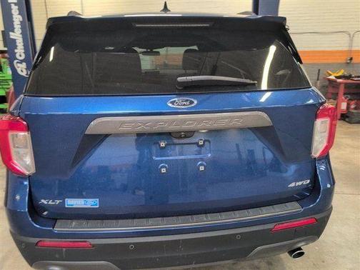 Blue Metallic 2022 Ford Explorer XLT