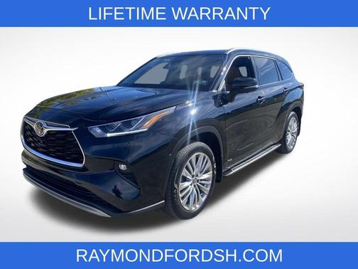 2025 Toyota Highlander Hybrid Platinum
