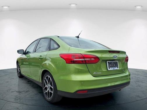 Green Metallic 2018 Ford Focus SEL