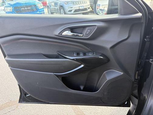 Mosaic Black Metallic 2025 Chevrolet Trax FWD 2RS