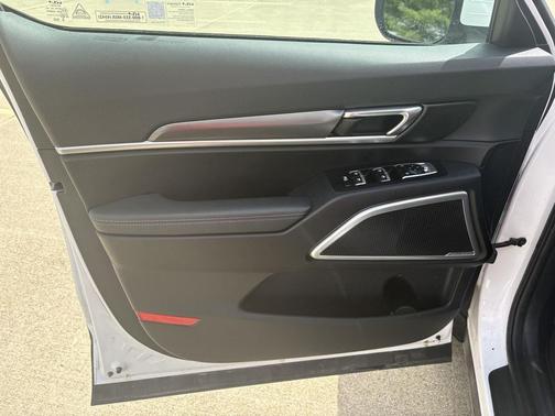 Glacial White Pearl 2023 Kia Telluride S