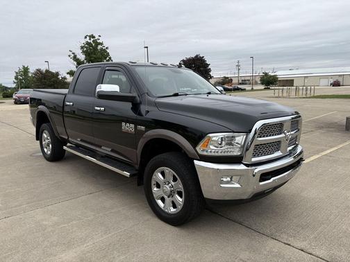 Black Forest Green Pearlcoat 2018 RAM 2500 Laramie Crew Cab 4x4 6'4' Box