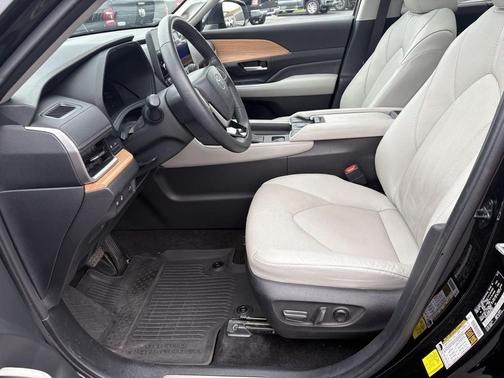 Midnight Black Metallic 2024 Toyota Grand Highlander Limited