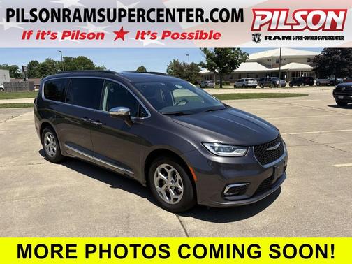 Granite Crystal Metallic Clearcoat 2023 Chrysler Pacifica Limited