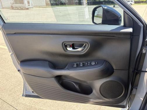 Urban Gray Pearl 2024 Honda HR-V AWD Sport