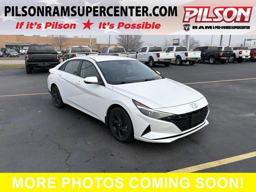 2022 Hyundai ELANTRA SEL